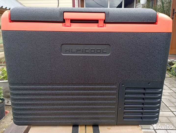 Автомобильный холодильник alpicool c 40