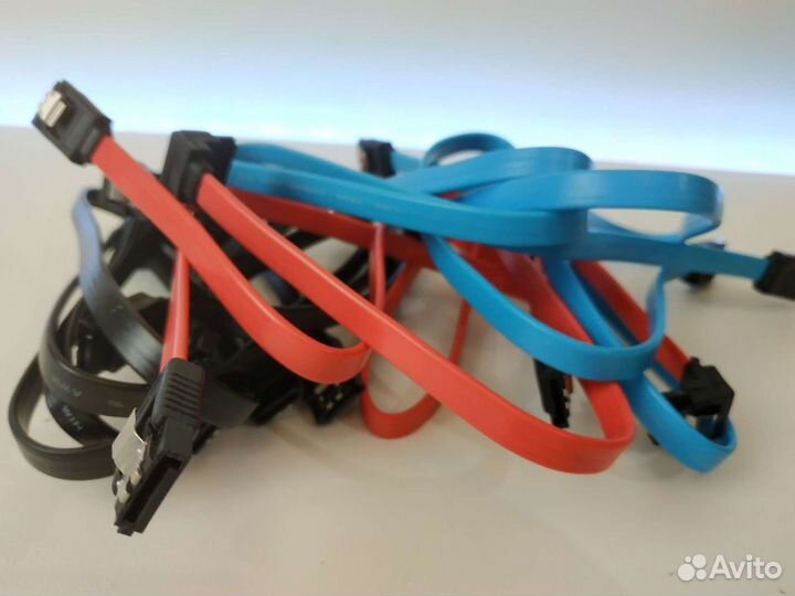 SATA 3 кабель с защёлкой, Новый