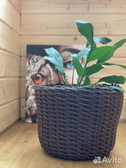 Кашпо из искусственного ротанга