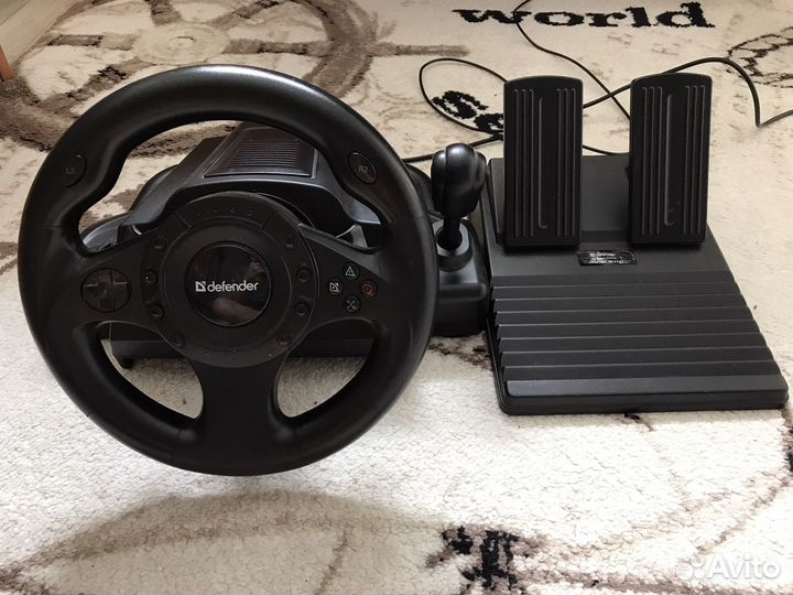 Игровой руль с педалями