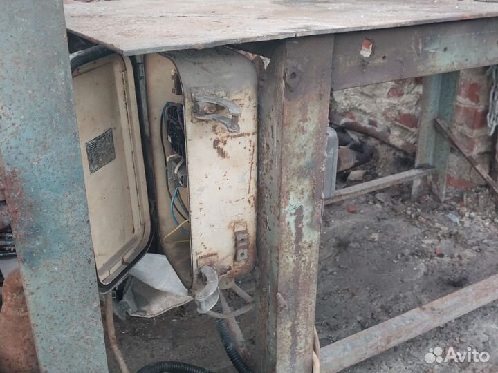 Дисковый отрезной станок по металлу