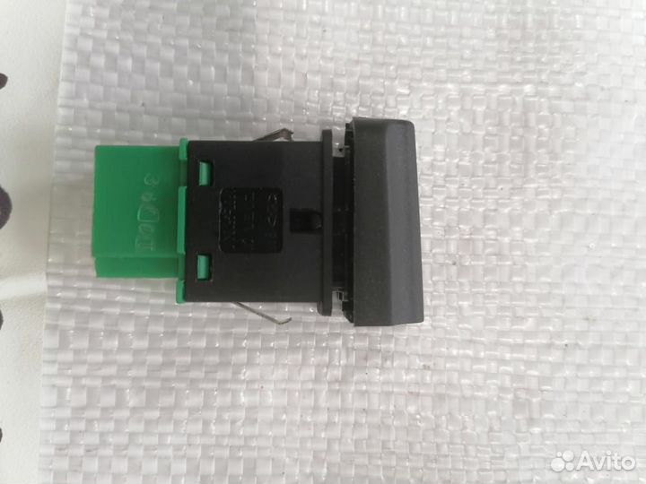 Кнопка противотуманки Chery T11 2013-2016 SQR484F