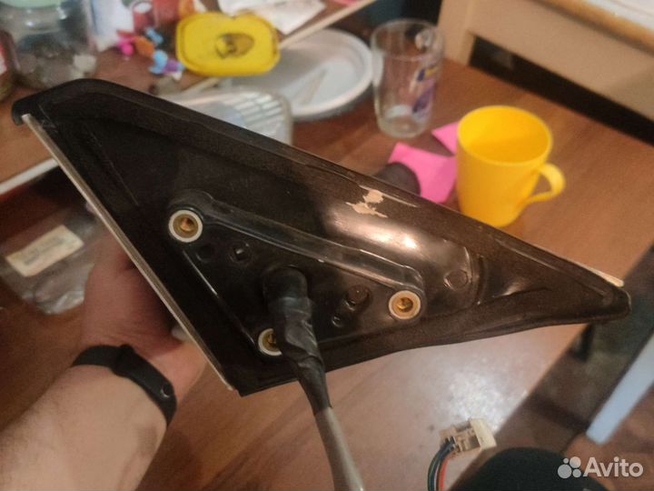 Боковое зеркало