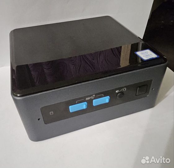 Intel NUC 8i5beh2