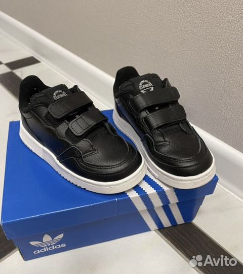 Кроссовки adidas