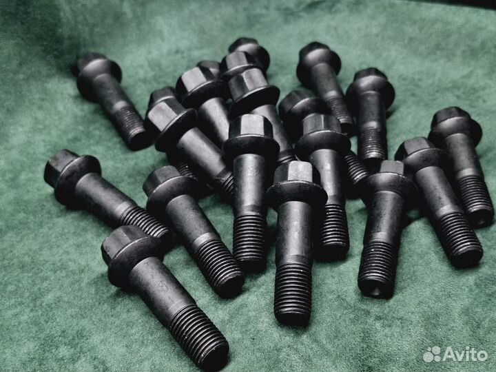 Болты удлиненные Mercedes черные