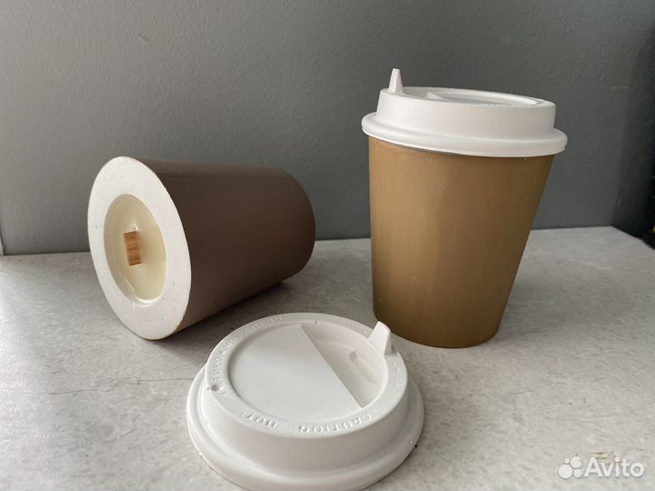 Свечи с ароматом кофе в стакане из гипса