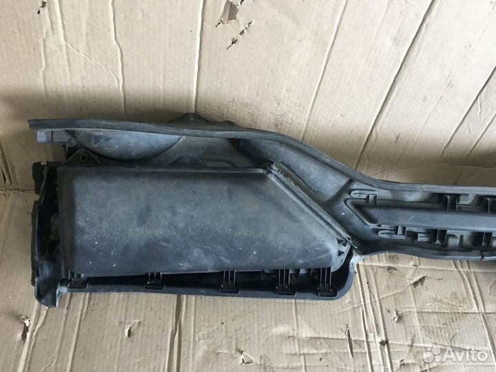 Корпус салонного фильтра BMW 5 E60