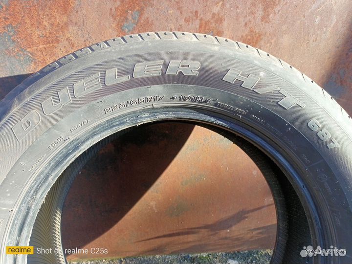 Bridgestone Dueler H/T 687 225/65 R17