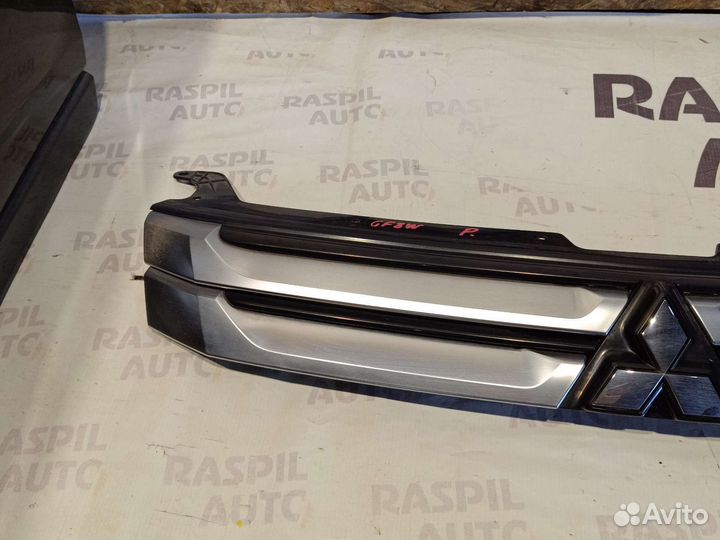 Решетка радиатора Mitsubishi Outlander 3