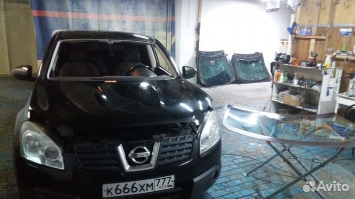 Лобовое стекло на Ниссан Жук Nissan Juke