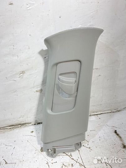 Обшивка стойки правая Toyota Corolla 141G