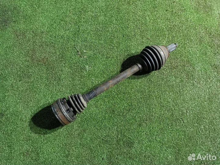 Полуось (привод) передний левый Skoda Fabia 2