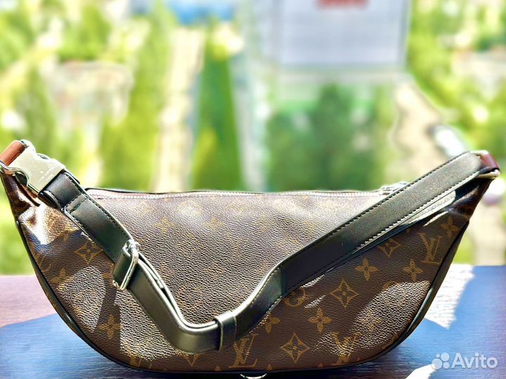 Сумка бананка Louis Vuitton унисекс