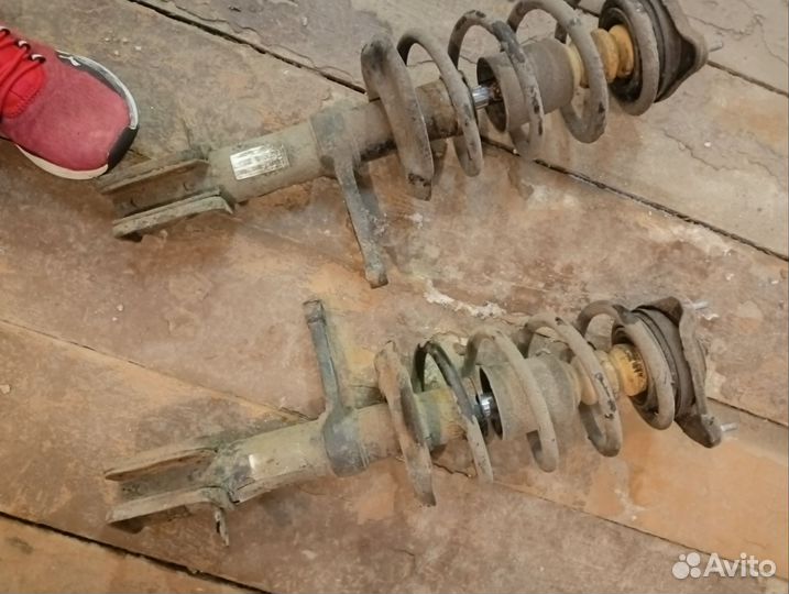 Стойки передние калина гранта