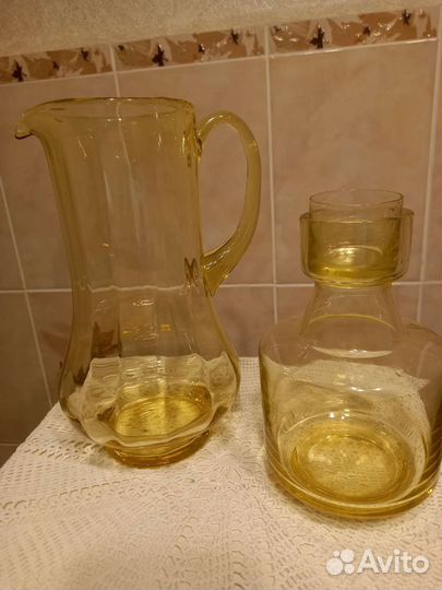 Винтаж.Кувшин,графин из желтого стекла