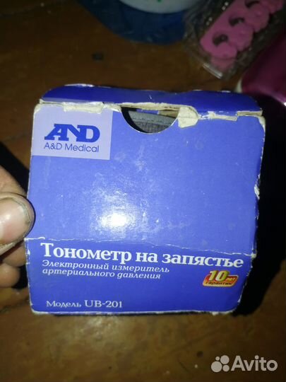 Тонометр на запястье UB-201