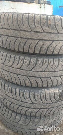 Bridgestone 613V 215/60 R17
