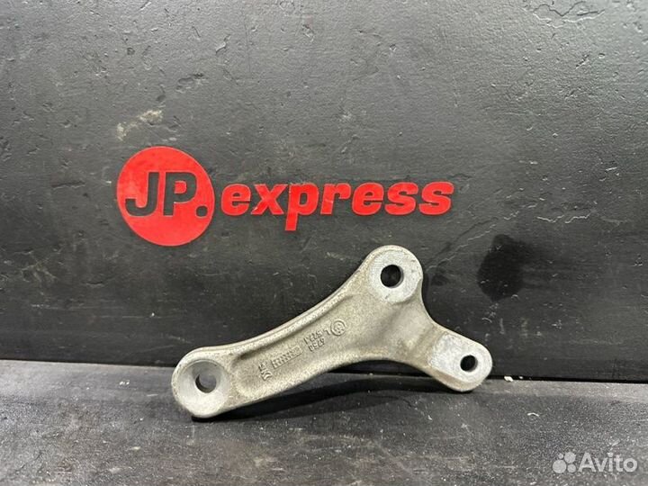 Кронштейн стойки штанги стабилизатора передний