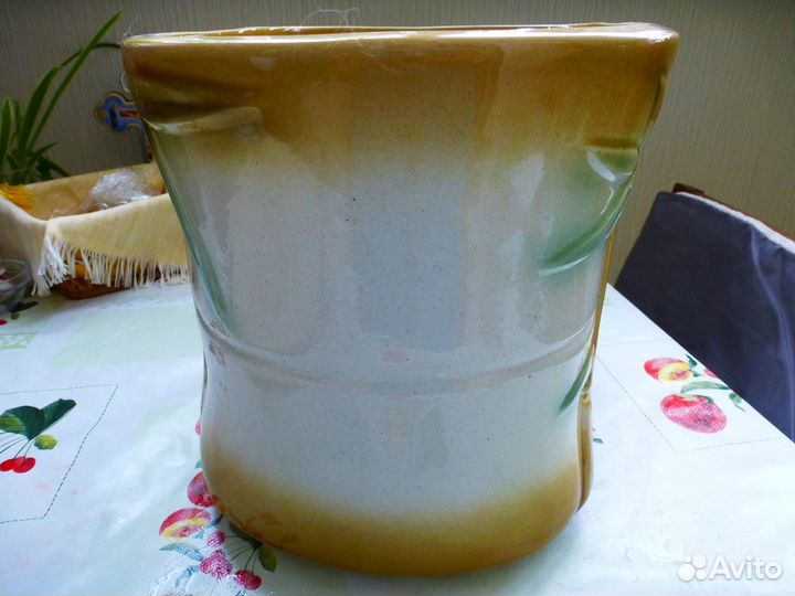 Горшок цветочный- кашпо