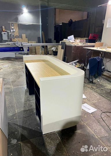 Ресепшн стойка