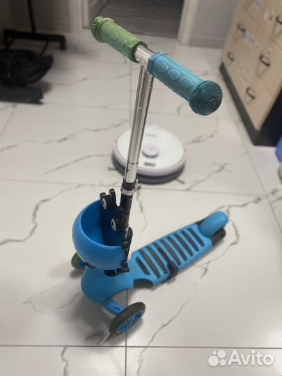 Самокат трехколесный