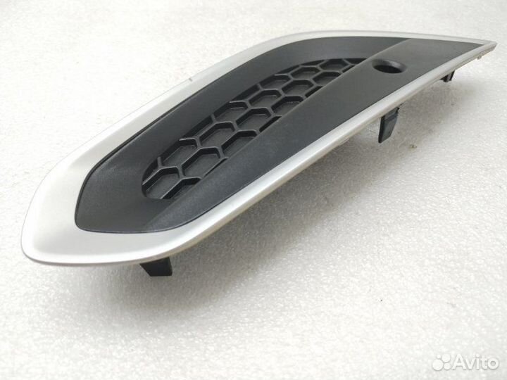 Решетка в бампер передняя правая Volvo V60 1 2012