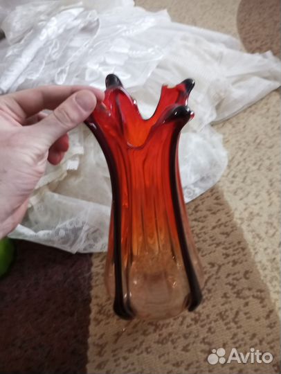 Вазы и хрустальная посуда