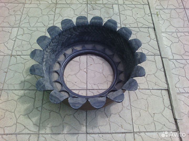 Вазон клумба из покрышки