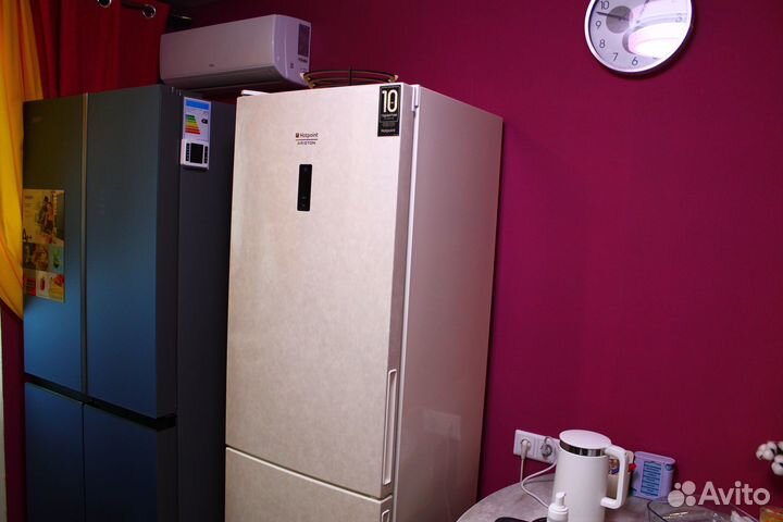 Холодильник Hotpoint-Ariston HF5180M (NoFrost)