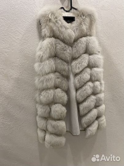 Меховая жилетка из песца