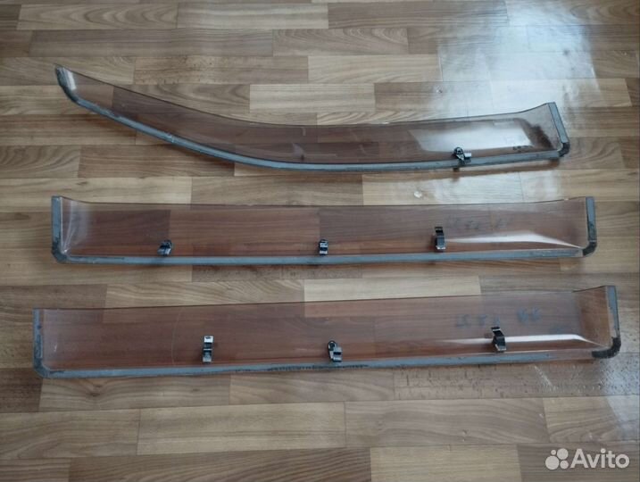 Ветровики поштучно на двери Nissan Serena TC24