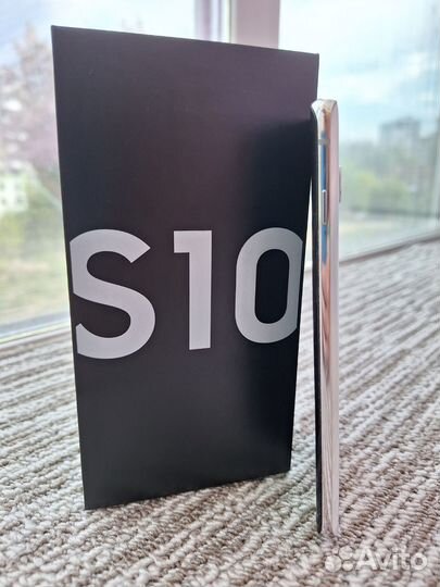 Samsung Galaxy S10, 8/128 ГБ