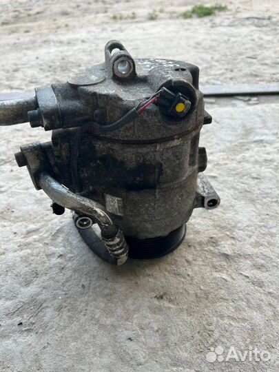 Компрессор кондиционера Mercedes-Benz w211