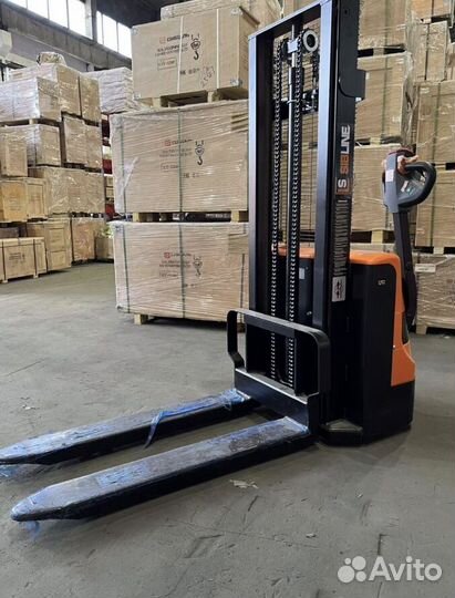 Уникальный Самоходный Штабелер Модель J