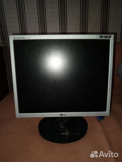 Монитор LG17