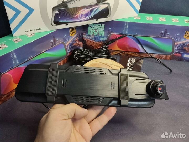 Автомобильное зеркало видеорегистратор