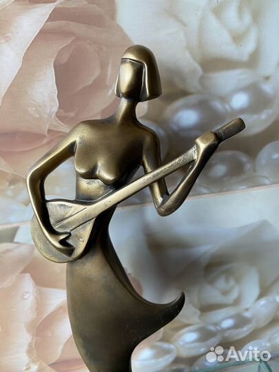 Статуэтка. Ар-деко. Музыкант. Мандолина