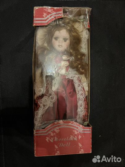 Фарфоровая кукла 30см