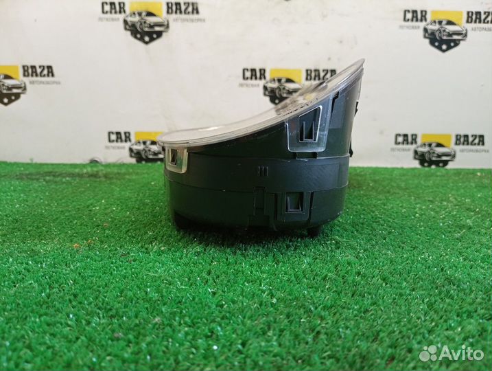 Панель приборов Volkswagen Polo