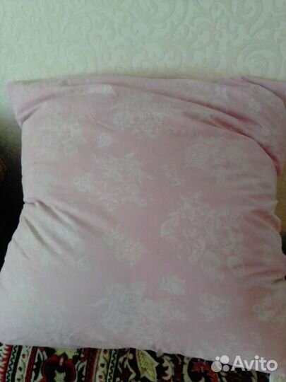 Подушка пуховая.Новая