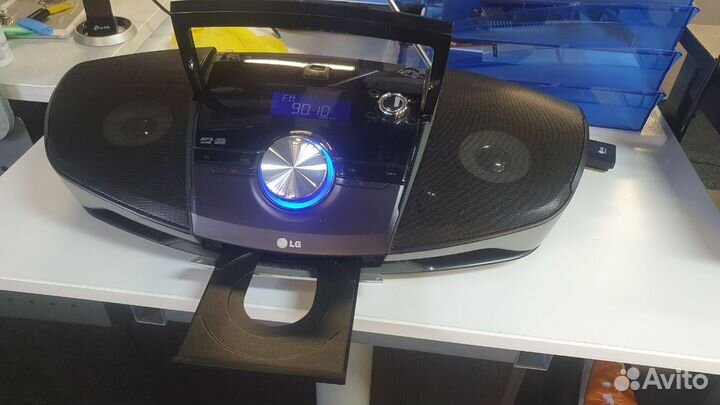 Портативная магнитола с USB (LG SB156)