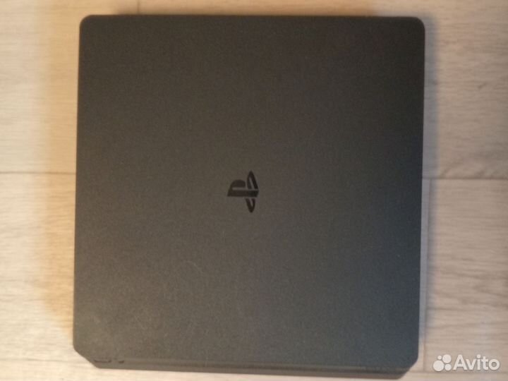 PS4 slim 1tb