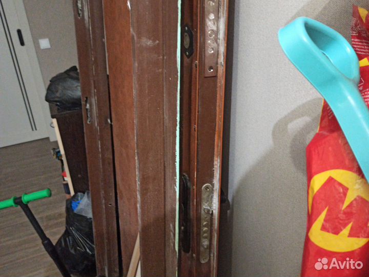 Металлическая входная дверь Б/У 90х200