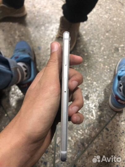 iPhone 8, 64 ГБ