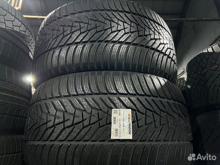 Hankook Winter I'Cept Evo 3 X W330A 315/30 R22 и 285/35 R22 109V