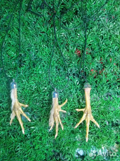 Подвески из лапок цыплят