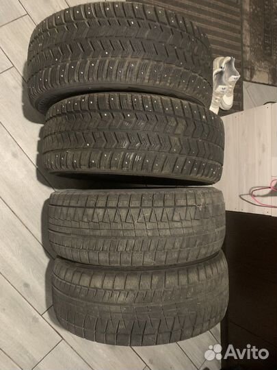 Bridgestone Blizzak Ice 235/45 R17
