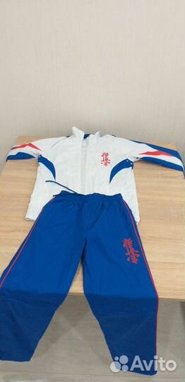 Спортивный костюм