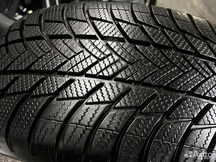 Bridgestone Blizzak LM-001 Evo 225/55 R18